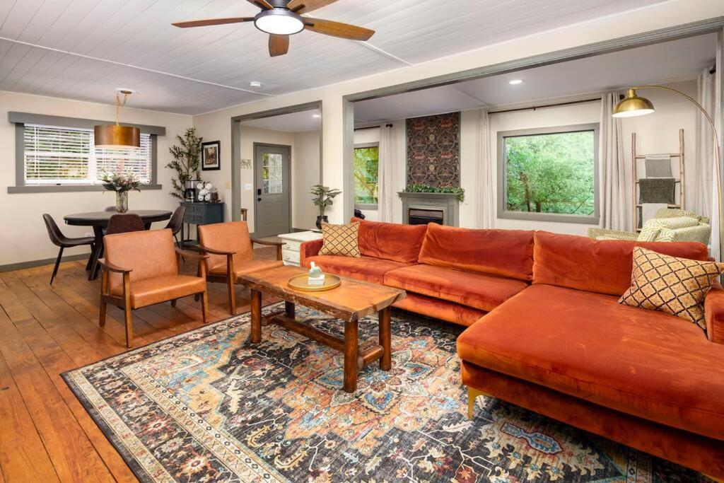 Tranquil & Stylish Wineries Hiking 8min To Town in Dahlonega, United States