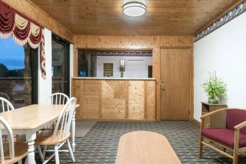 Post Oak Inn - photo 12
