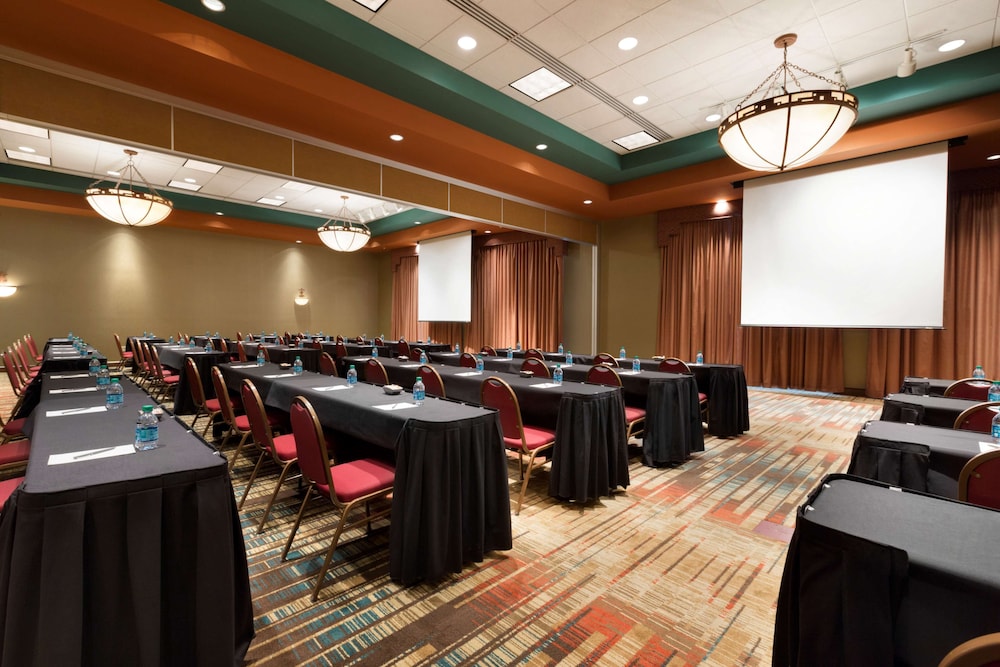 Embassy Suites by Hilton Albuquerque - photo 42