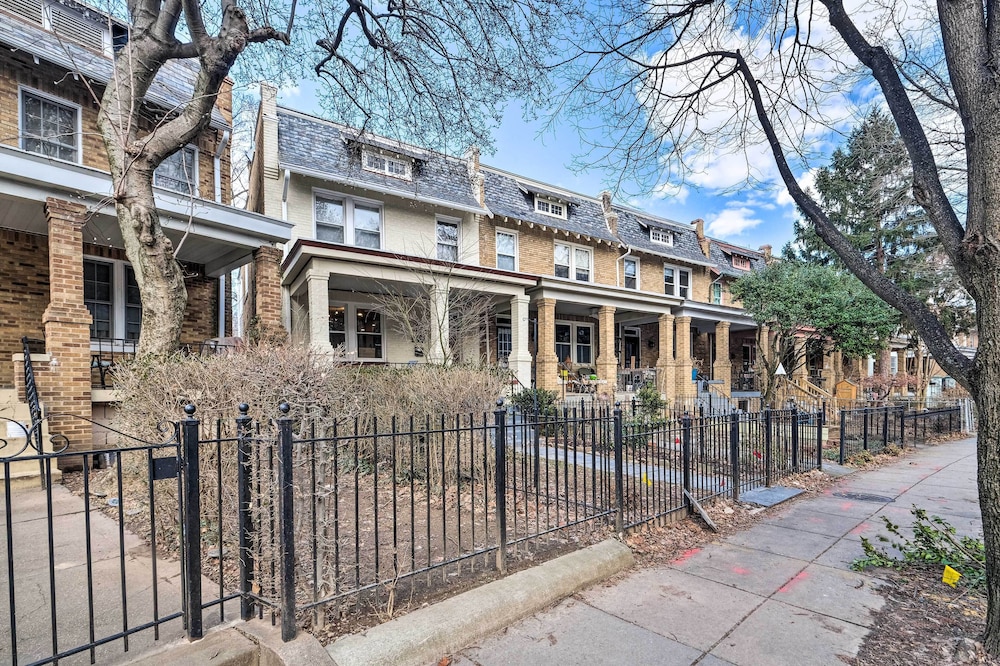 Washington DC Apartment at Rock Creek Park — 4-Star Luxury Hotel in Washington, United States