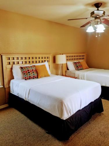 Close To Strip Very Private Gated Huge Floorplan Wifi Washer&Dryer