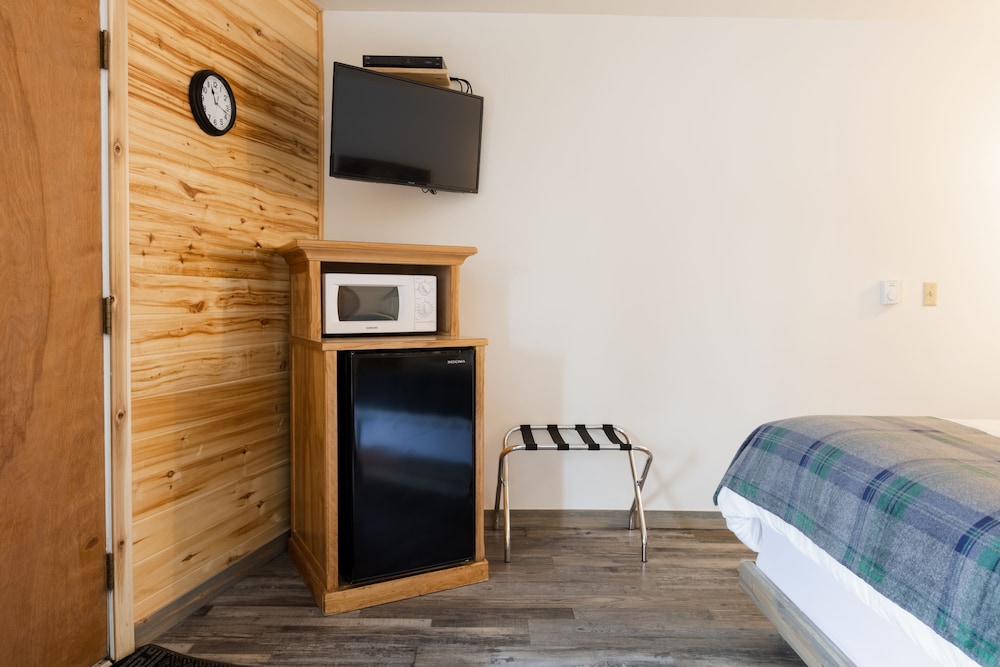 Beargrass Lodging and RV Resort - photo 7