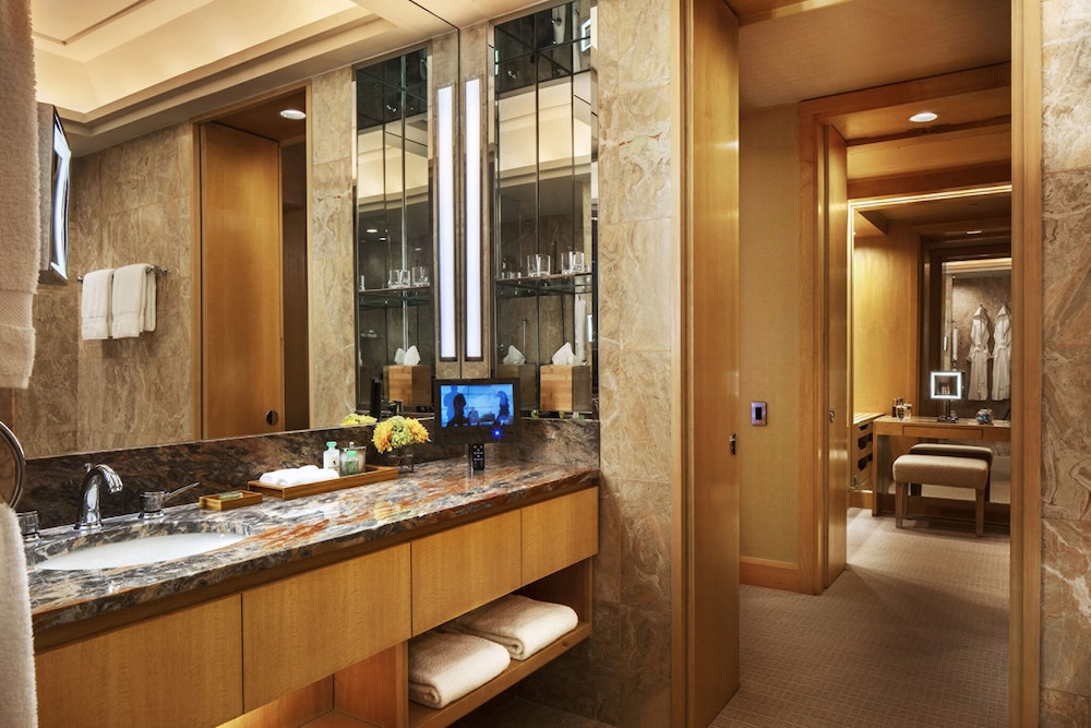 Four Seasons Hotel New York - photo 48