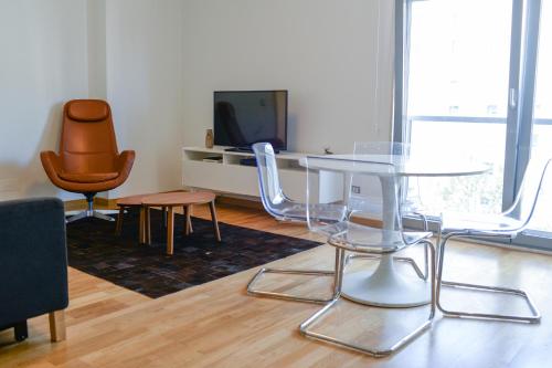 Lisbon Brown Cozy Apartment — 4-Star Luxury Hotel in Lisbon, Portugal