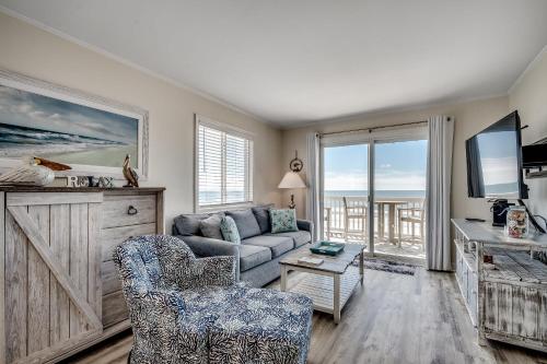 Fishtales Modern Oceanfront End Unit w Pool - last minute hotel in Myrtle Beach