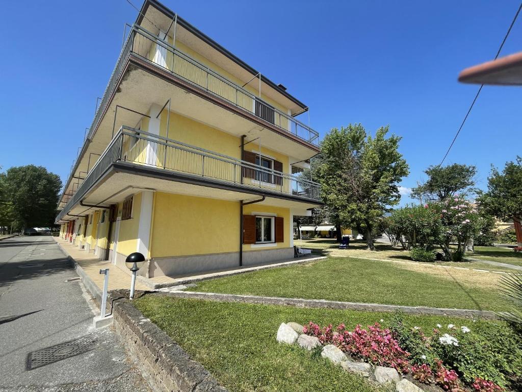 Garda Paola Lake Experience 1 — 4-Star Luxury Hotel in Manerba Del Garda, Italy