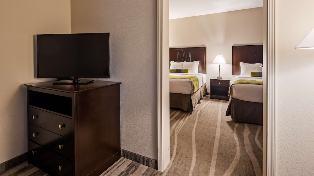 Best Western Plus Denver City Hotel and Suites - photo 9