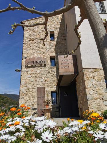 Restaurante y Alojamiento Can Mach — Darnius — photo 2