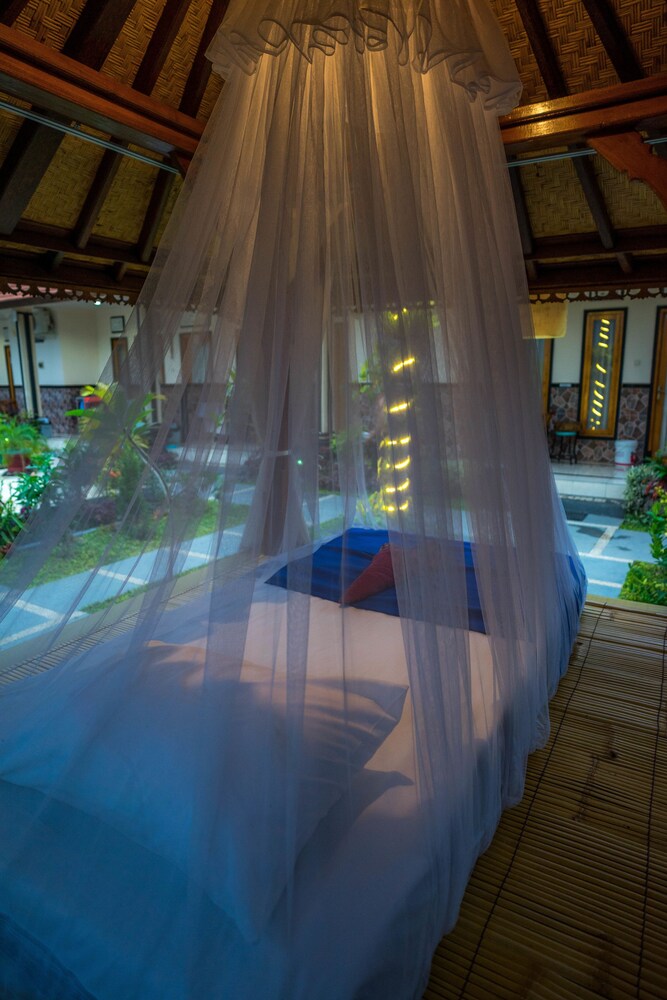 Summer Guesthouse Lovina — 4-Star Luxury Hotel in Lovina, Indonesia