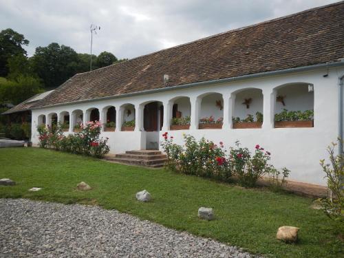 Berki Porta Vendégház — 4-Star Luxury Hotel in Komlo, Hungary