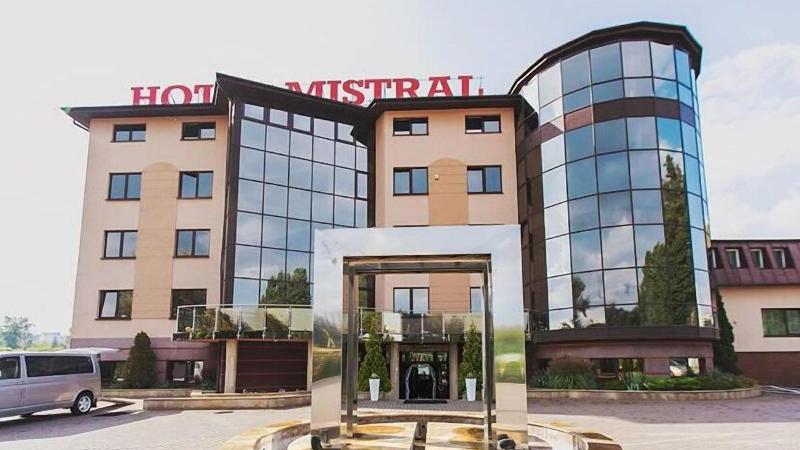 Hotel Mistral - carbon neutral hotel in Marki