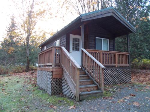 Mount Vernon Camping Resort Studio Cabin 5 — Bartow