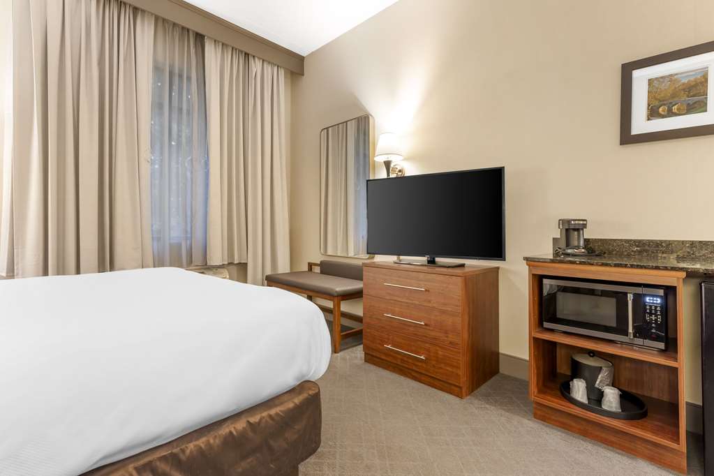 Comfort Inn & Suites LaVale Cumberland - photo 18