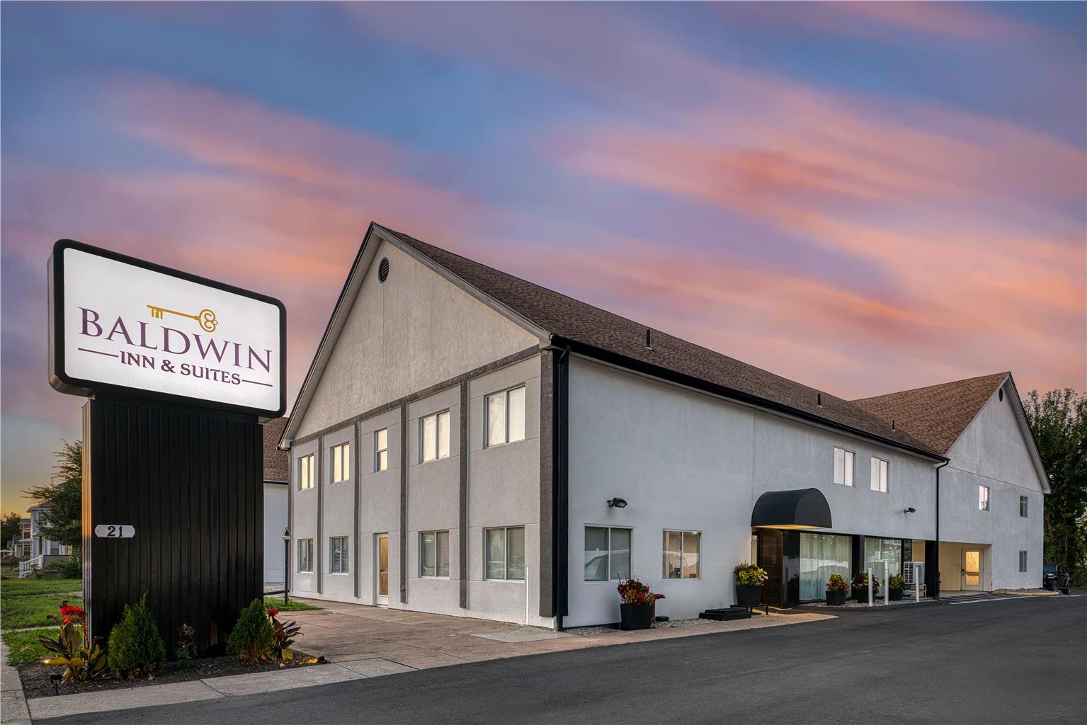 Baldwin Inn & Suites SureStay Collection by Best Western — hotel in West Springfield