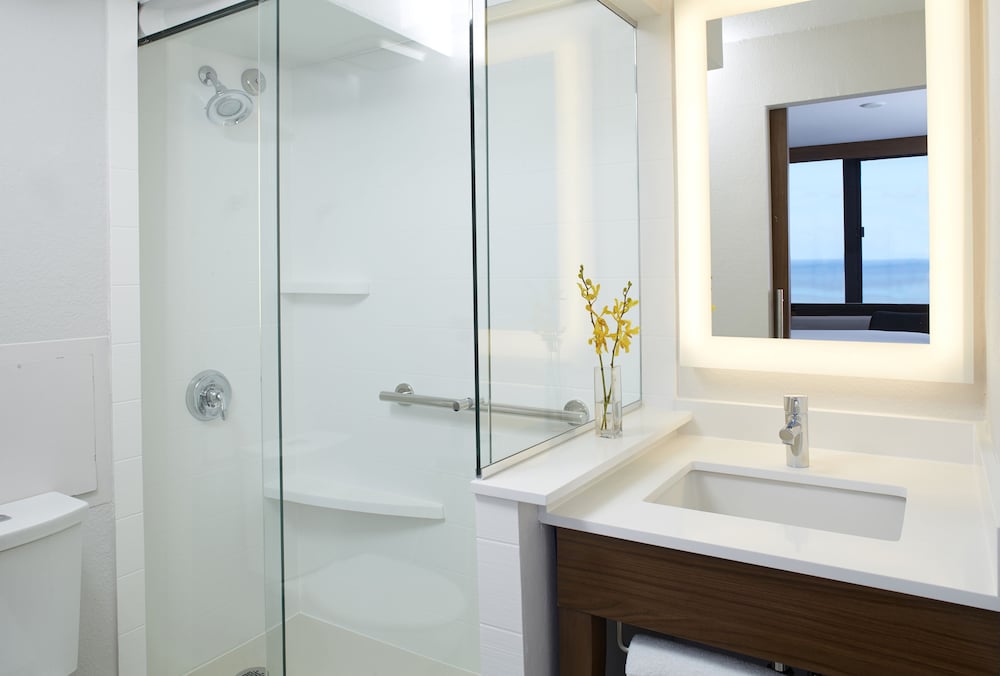 Holiday Inn Express Waikiki by IHG - photo 32