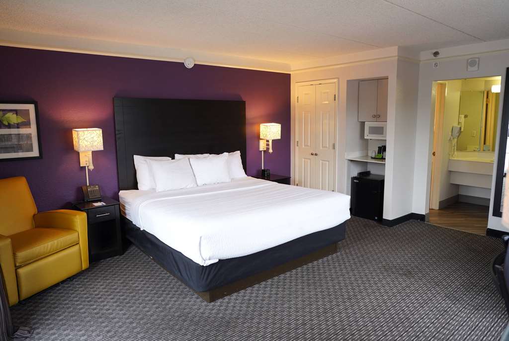 La Quinta Inn by Wyndham Fresno Yosemite - photo 43