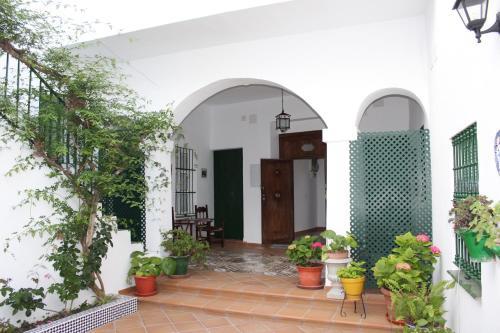 Apartamentos El Arco — 4-Star Luxury Hotel in Conil De La Frontera, Spain