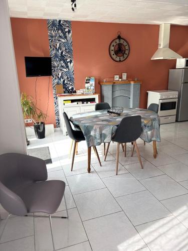 Le petit Morin — hotel in Servon