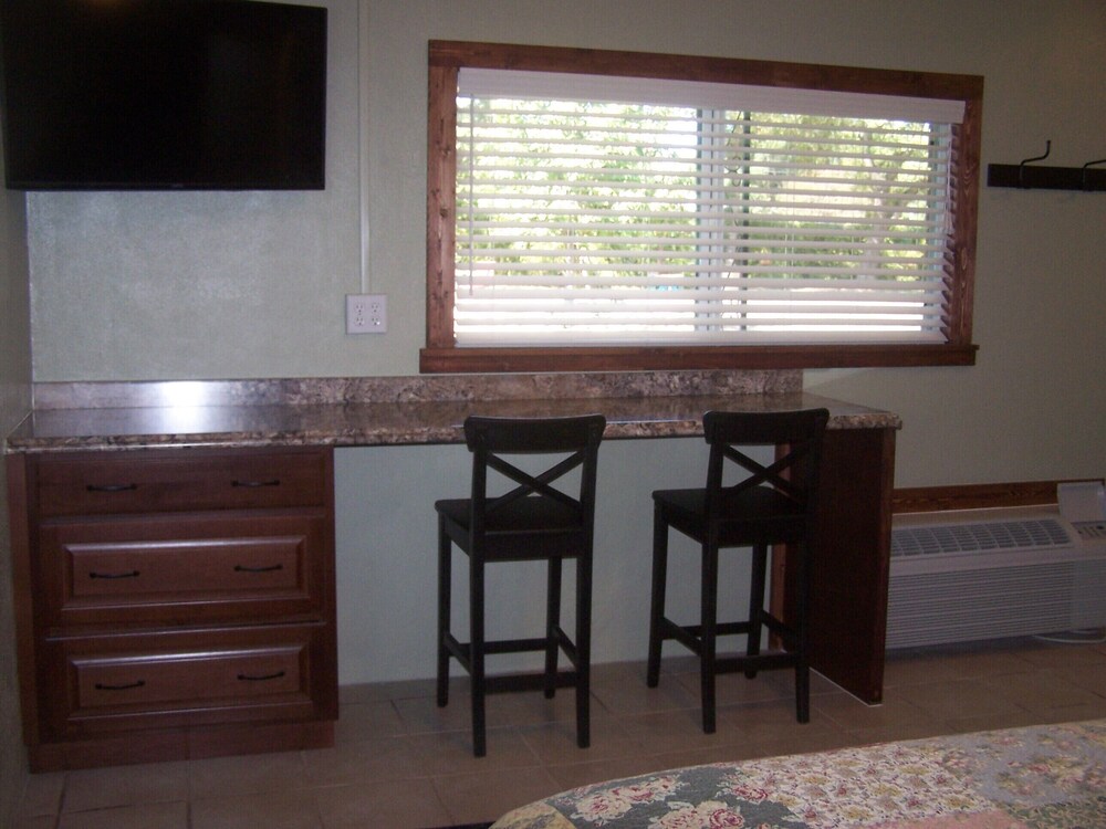 Blanco County Inn - photo 45