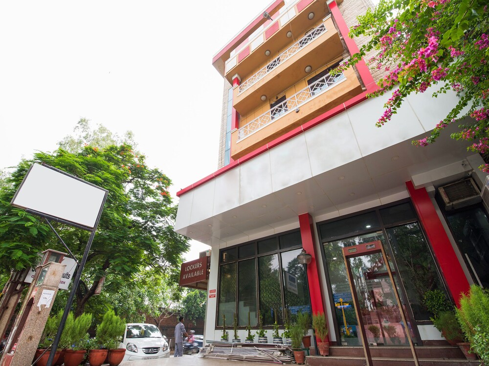 IKON Residency Near Fortis Escorts Hospital — hotel in New Delhi