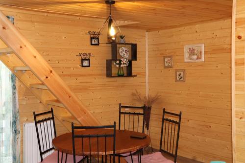 Cliffside cottage Kazbegi