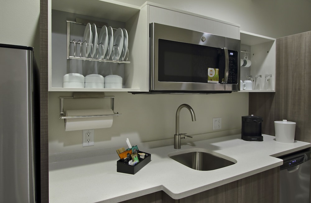 Home2 Suites by Hilton Beaumont - photo 31