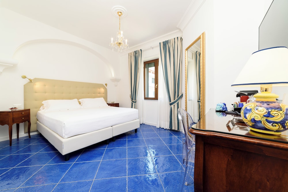 La Casa di Paolo — 4-Star Luxury Hotel in Camerota, Italy