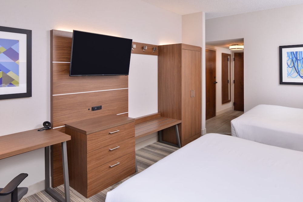 Holiday Inn Express & Suites Indianapolis Dtn Conv Ctr Area by IHG - photo 25