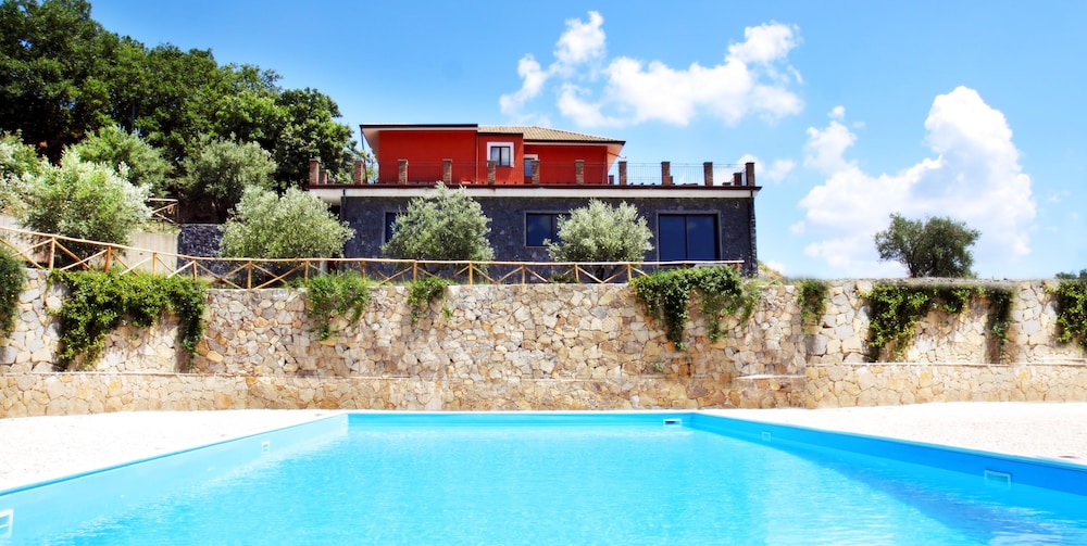 Le Oreadi — 4-Star Luxury Hotel in Francavilla Di Sicilia, Italy
