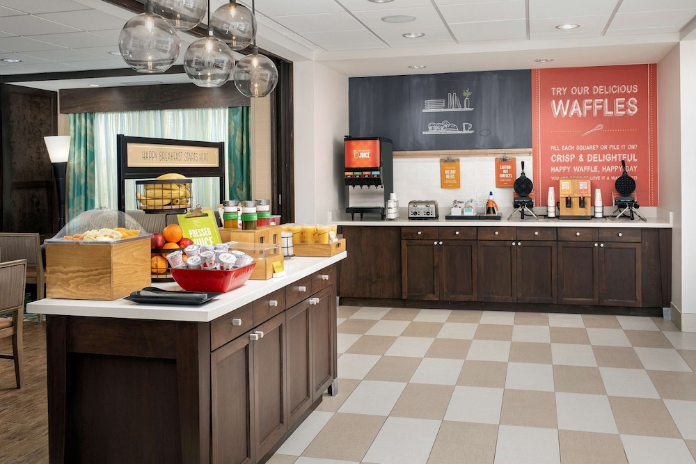 Hampton Inn Lake Charles - photo 35