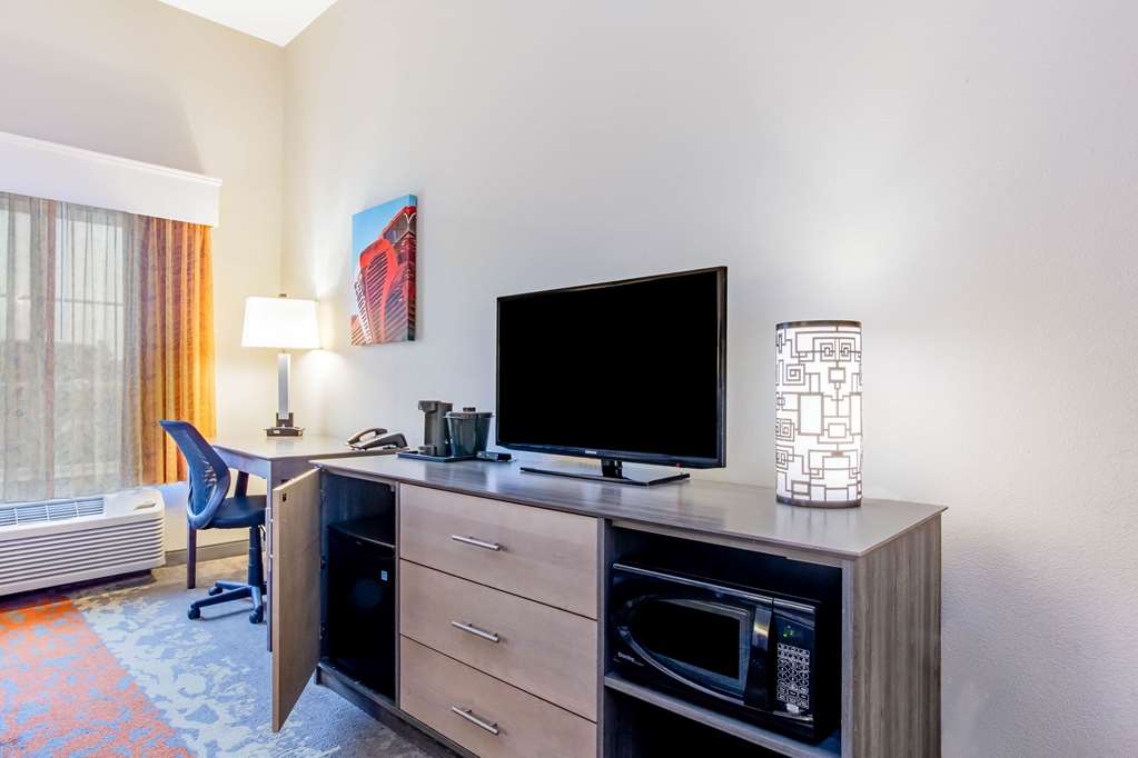 La Quinta Inn & Suites by Wyndham Andrews - photo 15