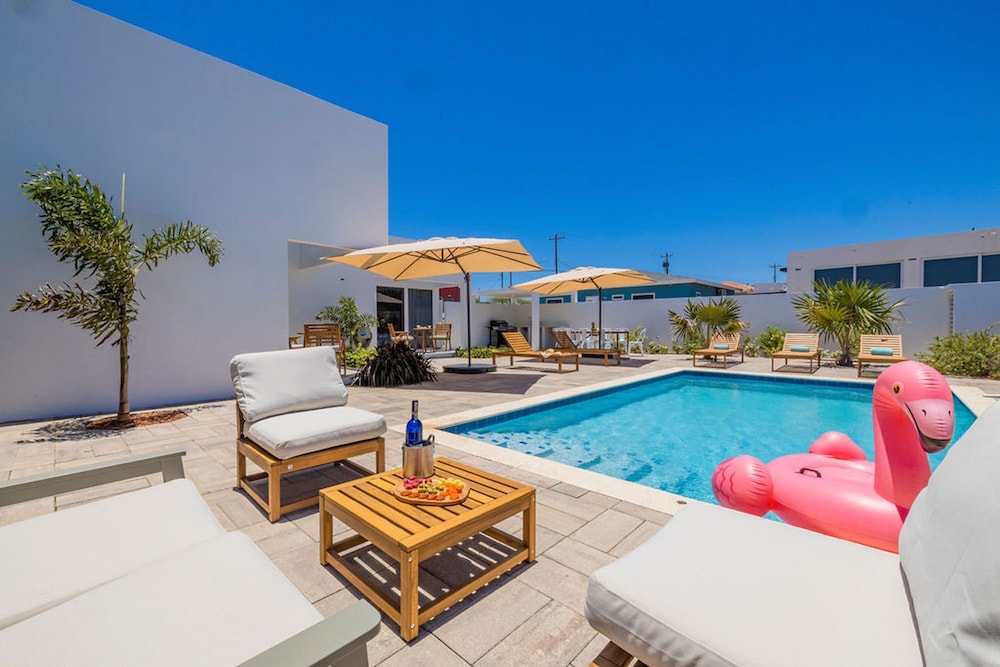 Newly Built Private Pool 3BR Parking Wi fi in Noord, Aruba