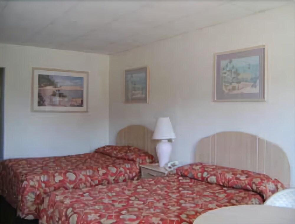 Knights Inn Hardeeville - photo 13