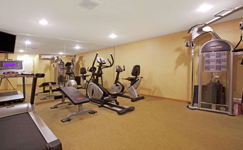 Howard Johnson Express Inn Bronx - photo 14