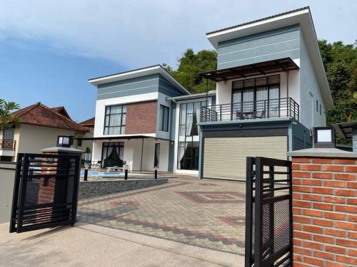 Casa al Mare Andaman Hills Villa — 4-Star Luxury Hotel in Pantai Cenang, Malaysia