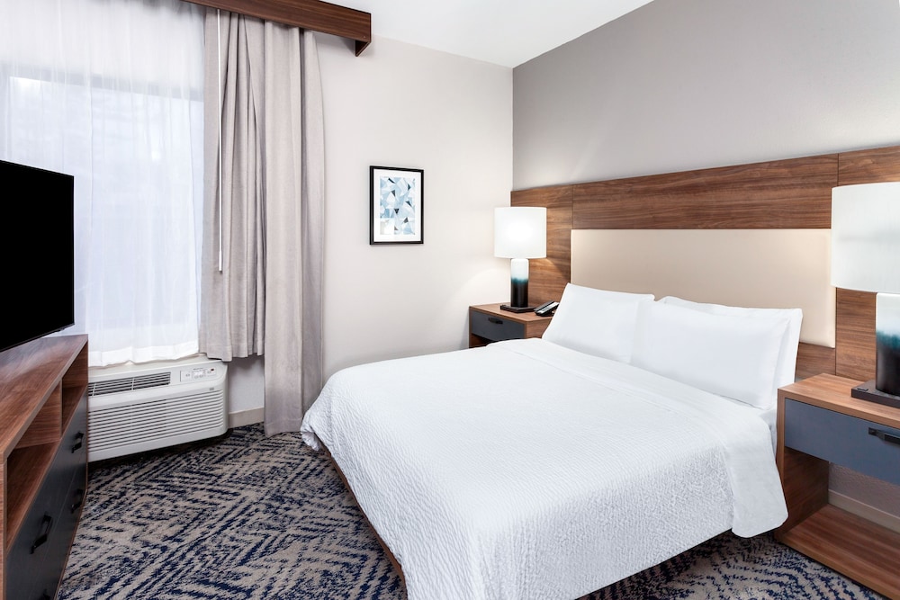Candlewood Suites Columbus North - photo 19