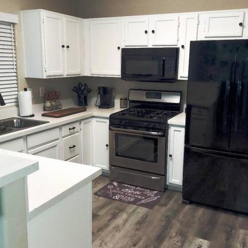 New beautifully remodeled home in Las Vegas — 4-Star Luxury Hotel in Las Vegas, United States