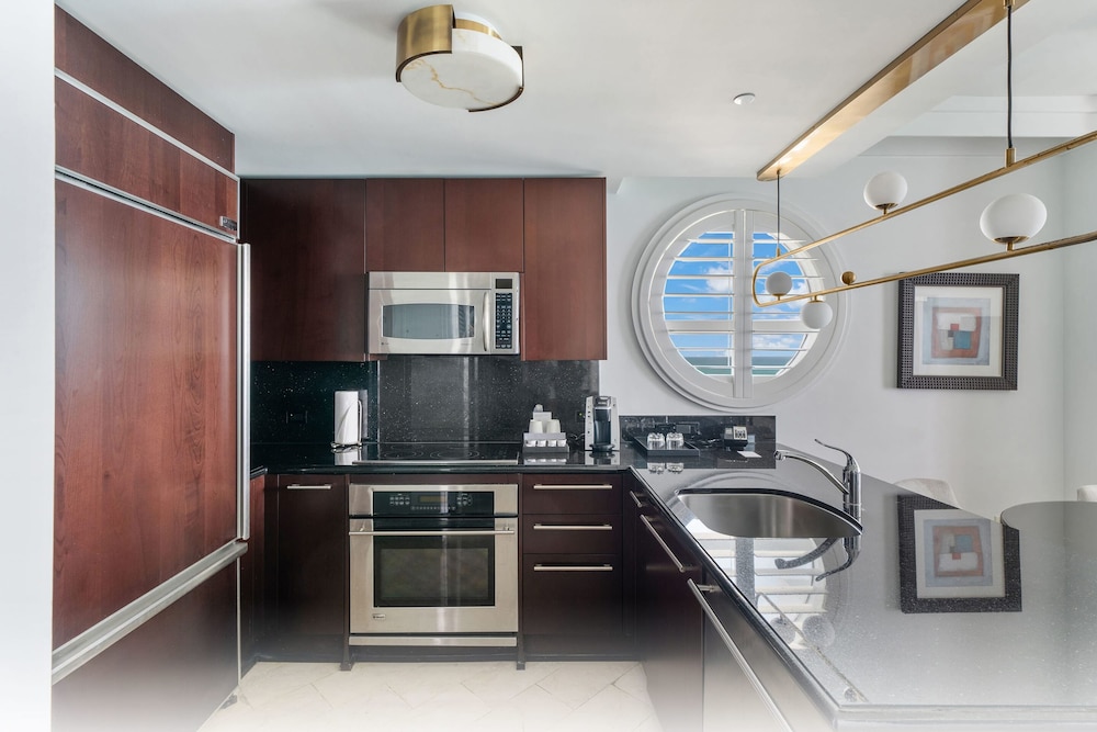 Fontainebleau Miami Beach Private Luxury Suites - photo 114