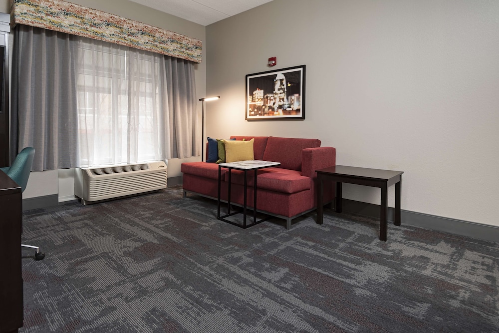 Hampton Inn & Suites Raleigh Downtown - photo 53