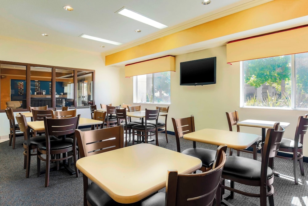 Fairfield Inn by Marriott Tracy - photo 21