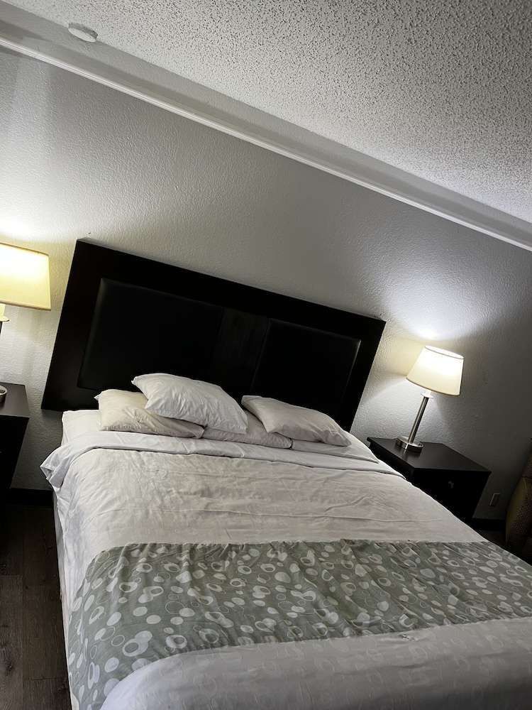 Baymont by Wyndham Longview - photo 12