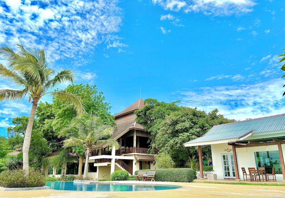Phureenun Resort - last minute hotel in Pak Chong