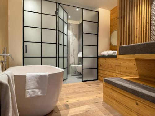 Vivi Suites & Spa Boutique Guest House Molveno — 4-Star Luxury Hotel in Molveno, Italy