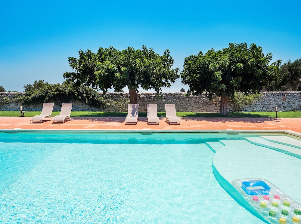 Baglio Amore - carbon neutral hotel in Modica