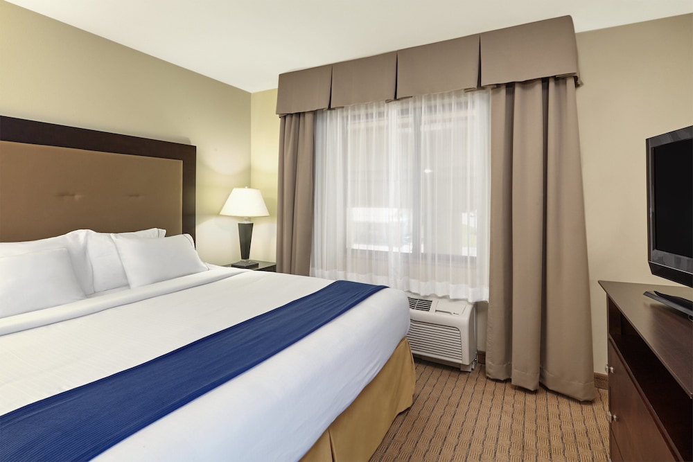 Holiday Inn Express Hotel & Suites Madison Verona by IHG - photo 21