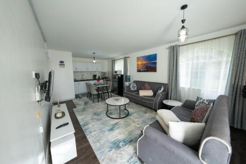16 Arabella Nova near Waterfront Mall Karen