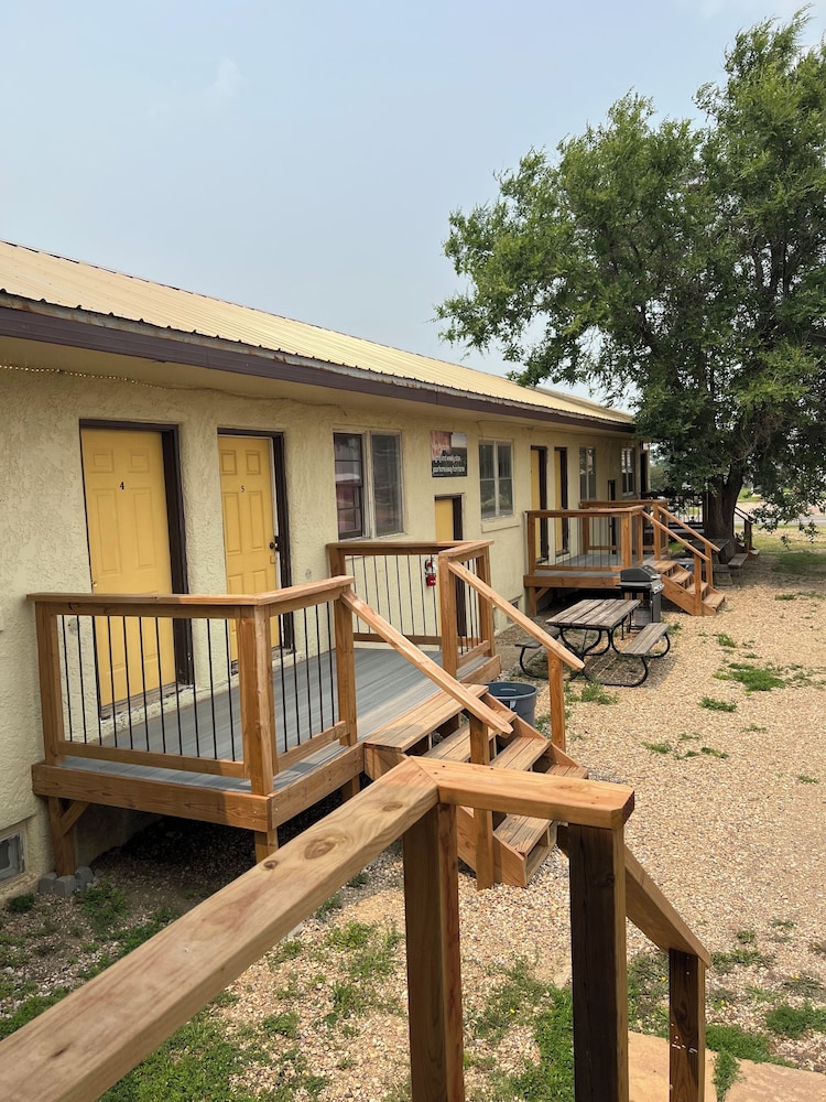 High Plains Inn - photo 13