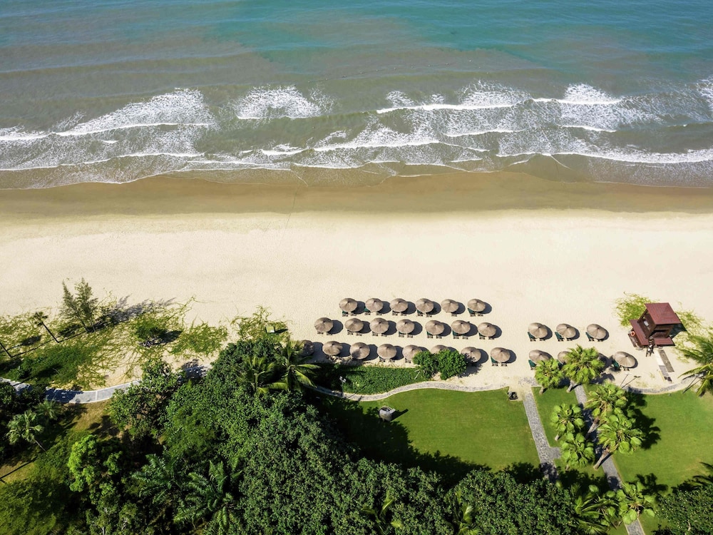Pullman Oceanview Sanya Bay Resort & Spa — 4-Star Luxury Hotel in Sanya, People's Republic of China