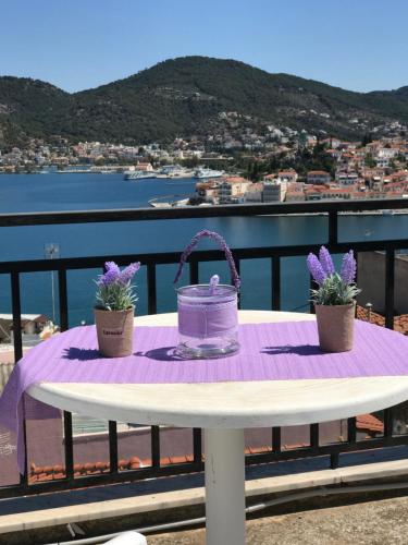 Beautiful view of poros — hotel in Galatas