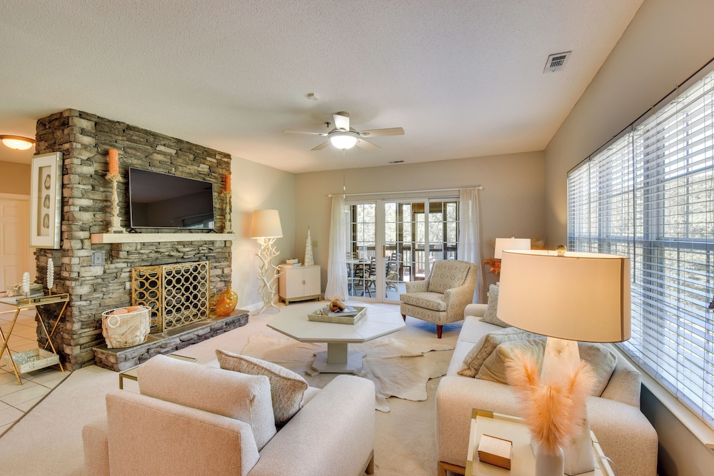 Kingwood Resort Condo with Golf Course Views - photo 4